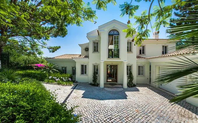 Luxury Villa Vacation Planning Guide for Digital Marketers